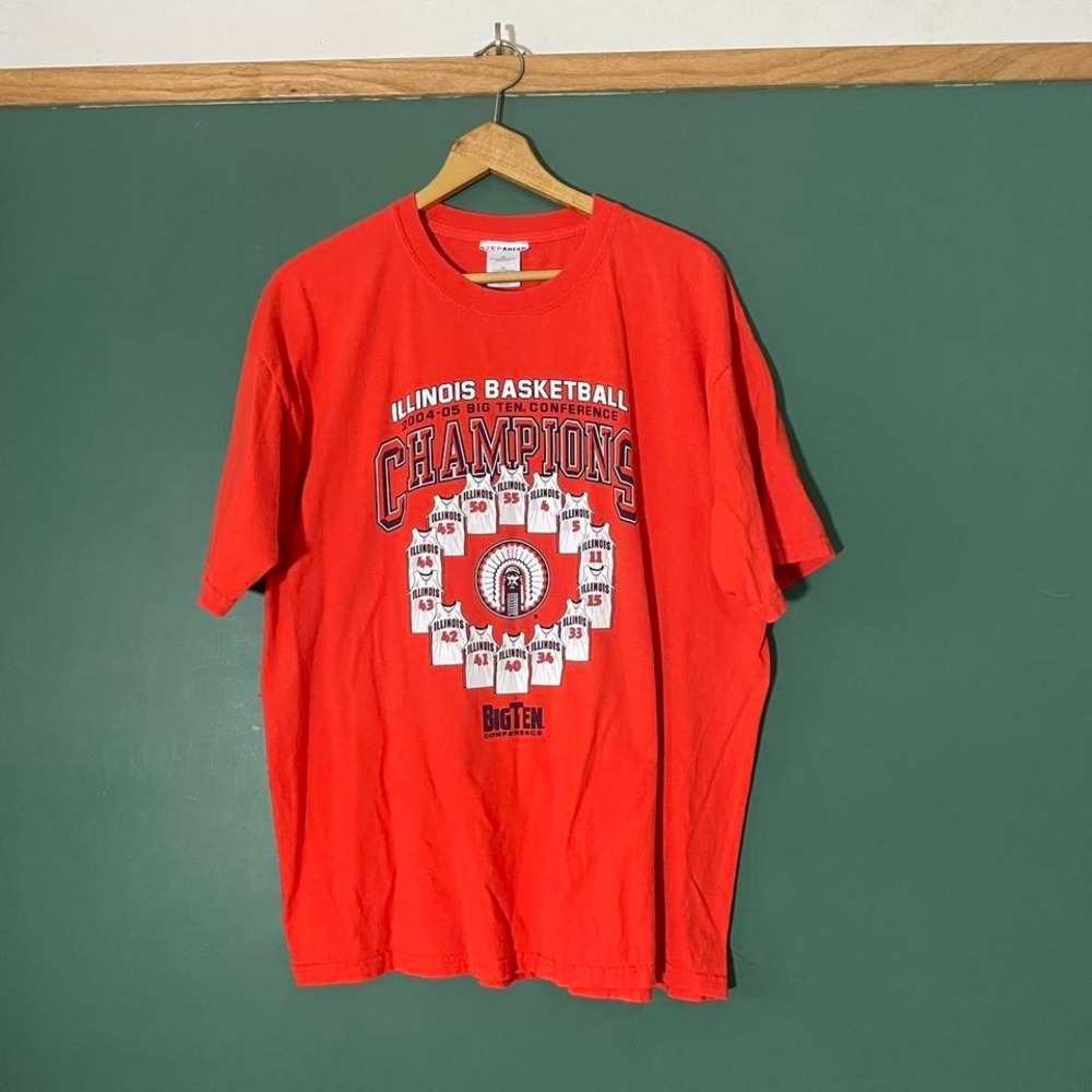 Vintage 2004-05 Illinois Basketball‎ Big Ten Conference Champions Chief t-shirt